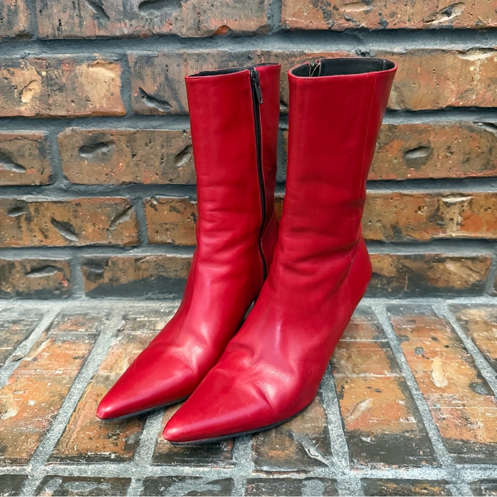 Cole Haan Ladies 7.5 Red Leather Pointy Toe Kitten Heeled Boots Side Zipper
